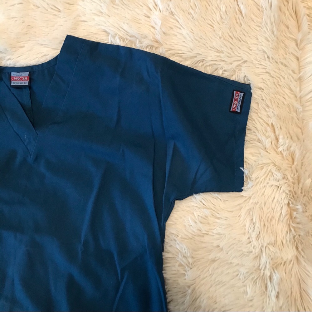 SCRUB TOP - Picture 3 of 3
